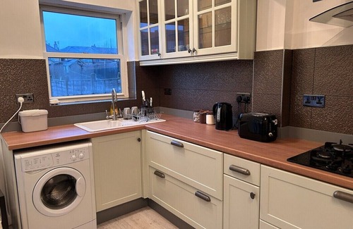 Mangotsfield Apartment | October Discount - Long Stay - Contractors