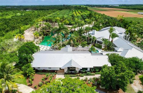 Homestead Apartment | October Pink Miami SW Stunning Garden & Pool