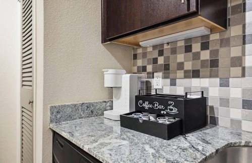 The Galleria Apartment | October Special Steal Stylish Galleria Condo