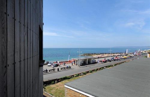 West Bay Apartment | Octopus