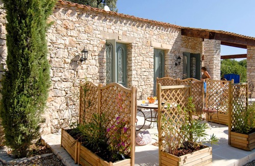 Gordes House | Odalys Référence La Bastide des Chênes by Interhome