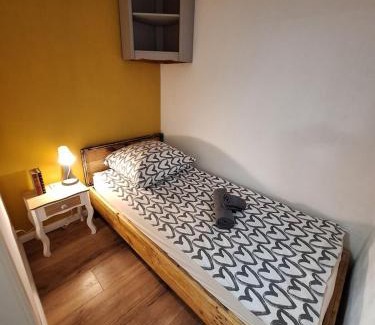 Oerlinghausen Apartment | Oerlinghausen, Gesamte stilvolle Wohnung, 3 Schlafzimmer, 4 Betten