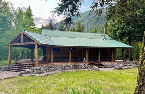 Missoula County Cabin | Off-Grid 2 Bedroom Cabin - Near Missoula, Glacier National Park, Whitefish
