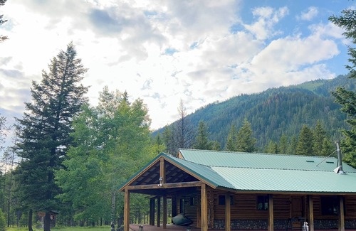 Missoula County Cabin | Off-Grid 2 Bedroom Cabin - Near Missoula, Glacier National Park, Whitefish