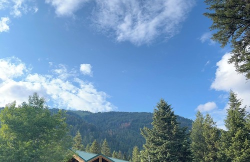 Missoula County Cabin | Off-Grid 2 Bedroom Cabin - Near Missoula, Glacier National Park, Whitefish
