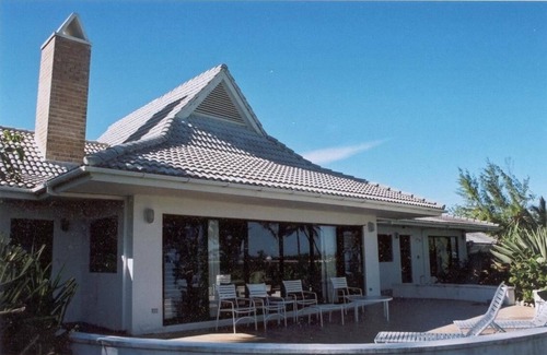 Winding Bay Villa | Off-Grid Luxury Steps to Pink Sand, Private, Quiet, Daily Housekeeping