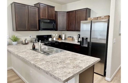 Longmont House | OFF-THE-DIAGONAL 2-Bedroom Townhome