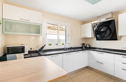 Las Arenas Villa | Offer Halloween, 26 October to 2 Nov PRIVATE SWIMMING POOL HEATED, AirCon, WIFI, BBQ,