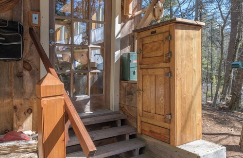 Canterbury Cabin | Official Tiny Earth Cabin: Cozy, 5-Night Minimum, Woods & Wildlife
