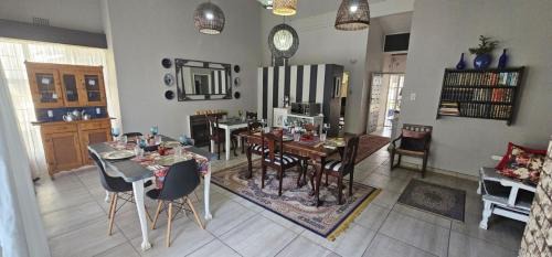 Kroonstad House | Oh So You Guesthouse