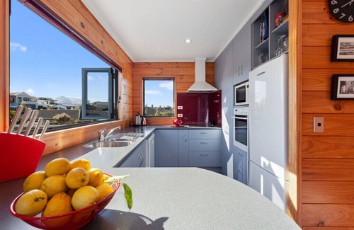 Ohope Cottage | Ohope Sunshine Escape - Ohope Holiday Home