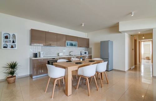 Agios Nikolaos Apartment | Oikies luxury apartment with Sea & Town View | private free parking area