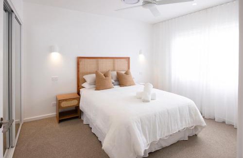 Anna Bay Villa | Olas Villa 6 - Plunge Pool & Walk to Beach