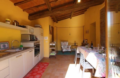 Pieve di Chio Villa | Old country mill about 12 km from the city of Arezzo, private and fenced swimming pool. Ideal villa