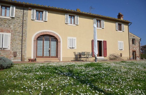 Santomato House | Old farmhouse in Tuscany
