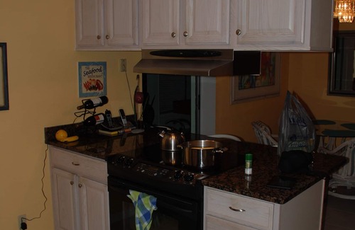 Englewood Cottage | Old Florida Charm, quiet, close to beach and boat launch.