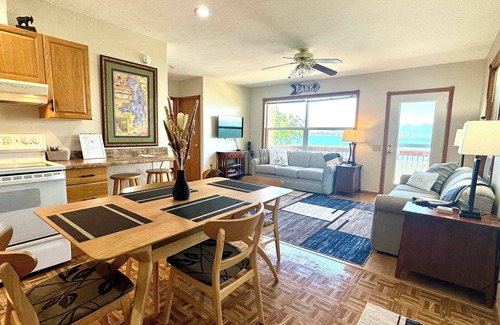 Lakeside House | Old Goat Inn, Wonderful Cottage on Flathead Lake