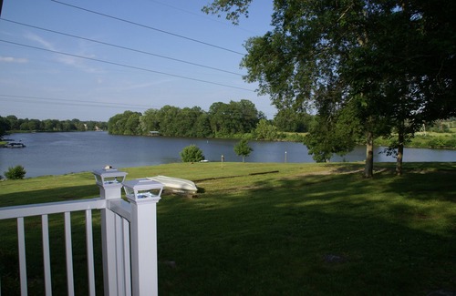 Lebanon Cabin | Old Hickory Lake's Moonlit Bay Honeymoon Cabin - 25 miles from Nashville