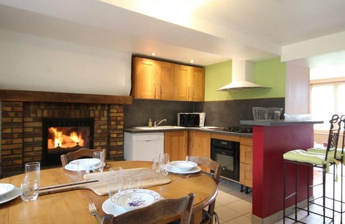 Tinchebray-Bocage Cottage | Old house with pets allowed