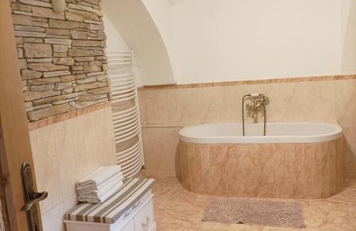 Kremze House | Old house in Forest