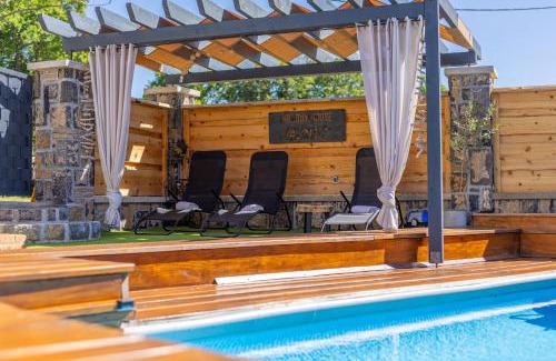 Lika-Senj House | Old house Rustica with pool, jacuzzi and tavern - Valincic