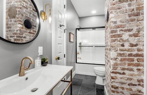 Biloxi House | Old Spanish House Suite B Sophisticated Retreat