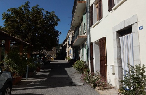 Estoublon Apartment | Old stones near the Verdon