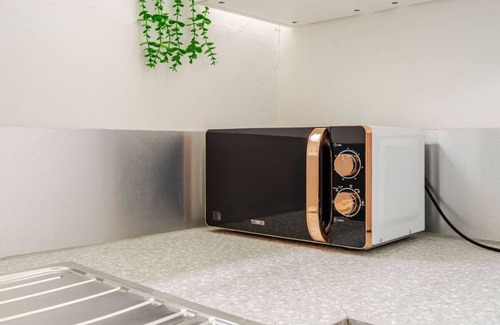 Bunhill Apartment | Old Street Rooftop Vibes up to 6 people