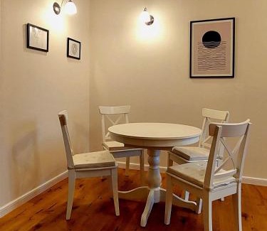 Tarnow Apartment | Old Town Comfort