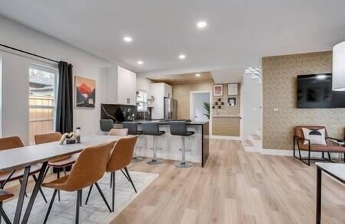 Keller House | Old Town Keller 5bed 3 bath home
