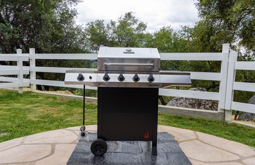 Oakhurst Villa | [Old] Yosemite Sunset Villa w/View+Hot tub+Pool table, Bass lake n