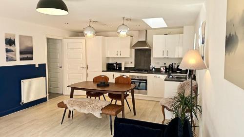 Trumpington Apartment | Olea Tree House