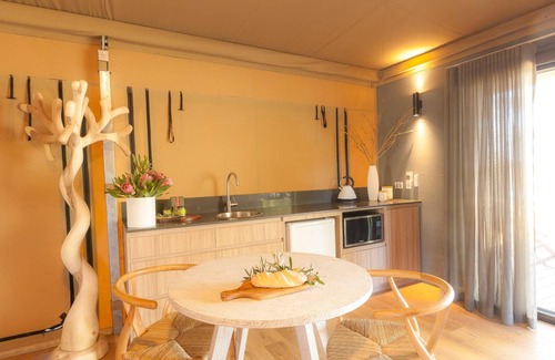 Cowaramup Other | Olio Bello Lakeside Glamping