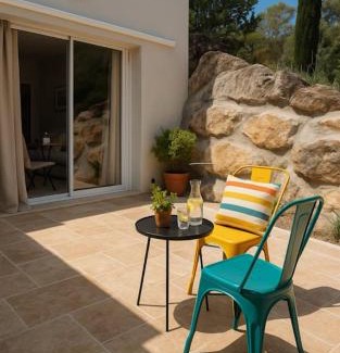 Trans-en-Provence Apartment | Oliva - Studio indépendant pour vos déplacements professionnels