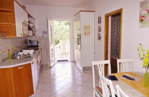 Simuni House | Olive House