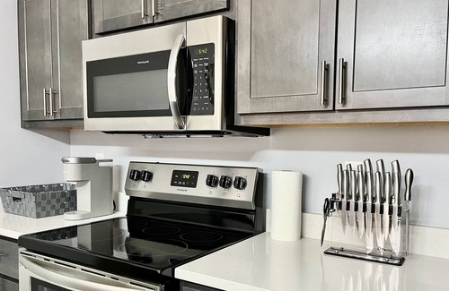 Cole-Noble District Apartment | Oliver Capital | Spacious King Bed Downtown