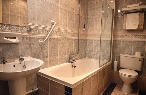 March Hotel | Oliver Cromwell Hotel