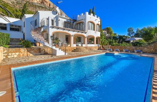 Montgo de Toscamar Villa | Olivo by Aguilarent