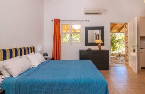 Korithi Apartment | Olivo Studio with Garden View - Armyra Villas