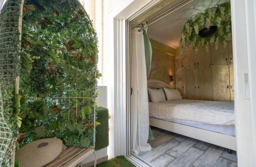 Argyroupoli Apartment | Olympus Grand Retreat with Jacuzzi