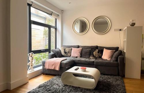 Wood Green Apartment | Omega Terrace, Luxury Modern Interior, Located Close To Alexandra Palace