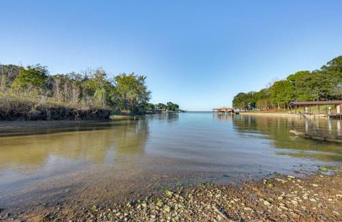 Streetman House | On 30 Acres with Trails! Lakefront Streetman Home