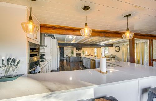 Streetman House | On 30 Acres with Trails! Lakefront Streetman Home