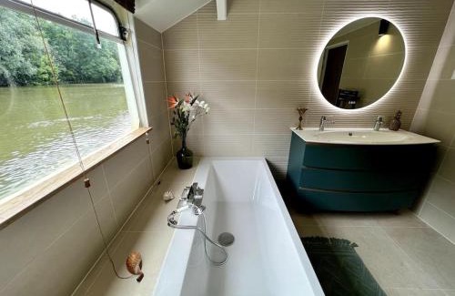 Le Port-Marly Apartment | On boat luxury - 6 pers - view