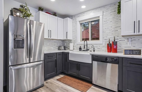 McCall House | On Golf Course, Walk to Lake, Hot Tub