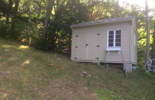 New Durham House | On Merrymeeting Lake - Cottage with Private Beach and Lakeside Deck