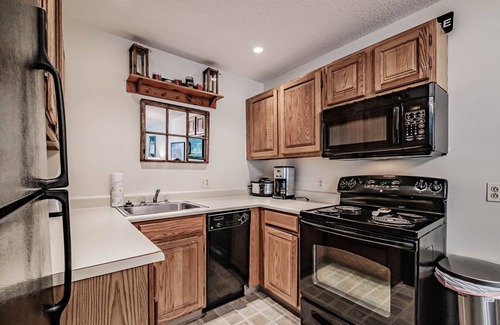 Sunday River Area Condo | On Mountain two bedroom unit sleeping 8