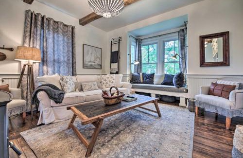 Jefferson House | On-Site Pond Spacious Family Home in Jefferson!