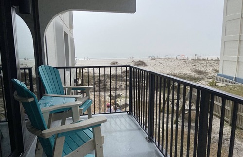 Gulf Shores Condo | On the Beach, family friendly. Walking distances to shops & restaurants.