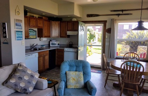 Moclips Apartment | On the beach in MOCLIPS with hot tub, fireplace, BBQ, patio, beach access & more